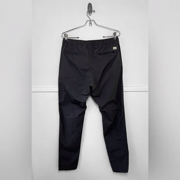 Vuori Men's Ripstop Drawstring Climber Pants in Charcoal - Picture 9 of 12